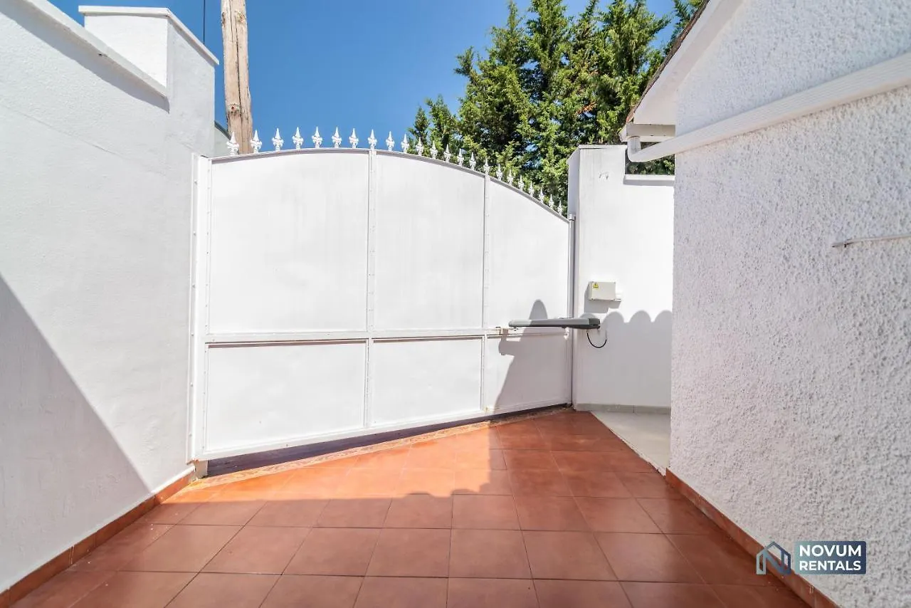 Modern Villa With Heated Pool & Bbq Next To The Beach Marbella