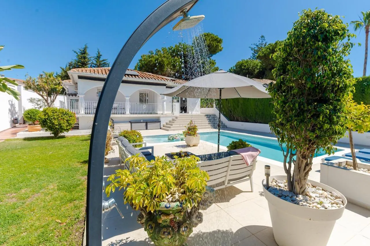 Modern Villa With Heated Pool & Bbq Next To The Beach Marbella
