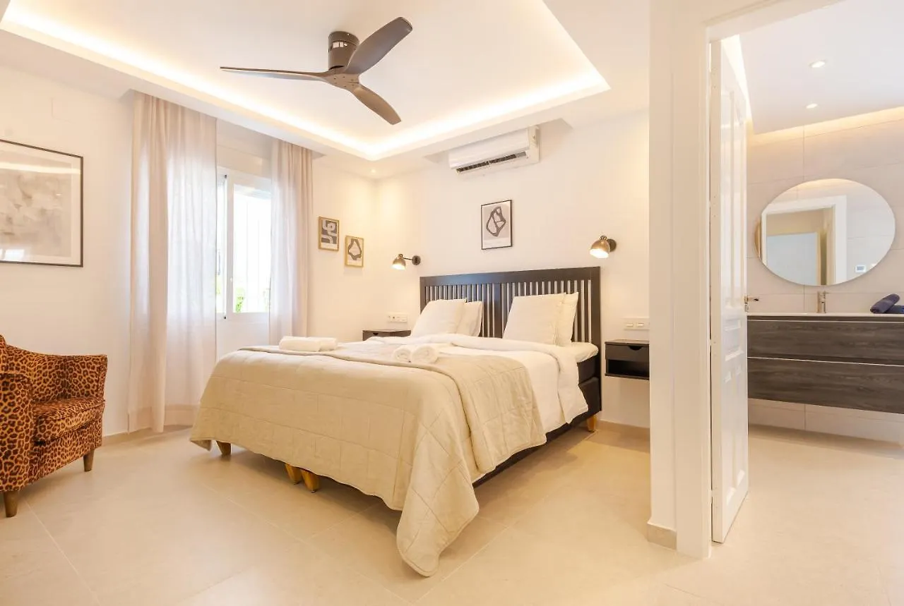 Modern Villa With Heated Pool & Bbq Next To The Beach Marbella