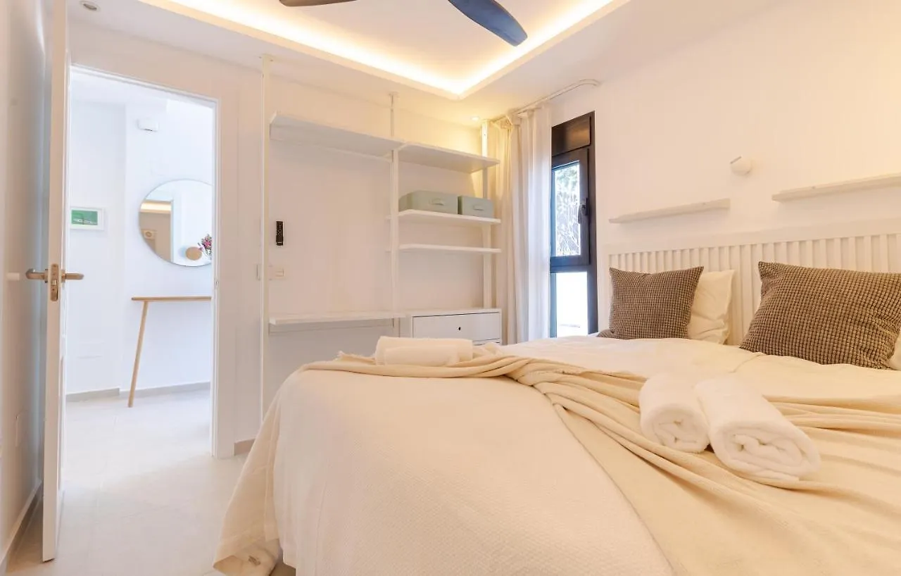 Modern Villa With Heated Pool & Bbq Next To The Beach Marbella