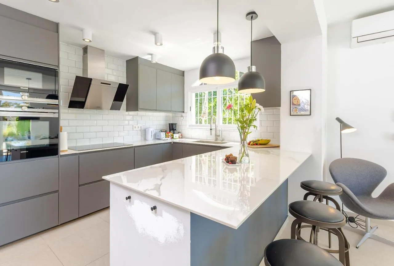 Modern Villa With Heated Pool & Bbq Next To The Beach Marbella Spain