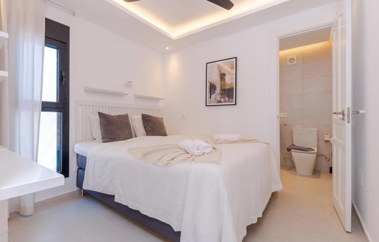 Modern Villa With Heated Pool & Bbq Next To The Beach Marbella